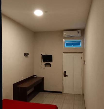 Bromo Family Guest House Kepanjen Экстерьер фото